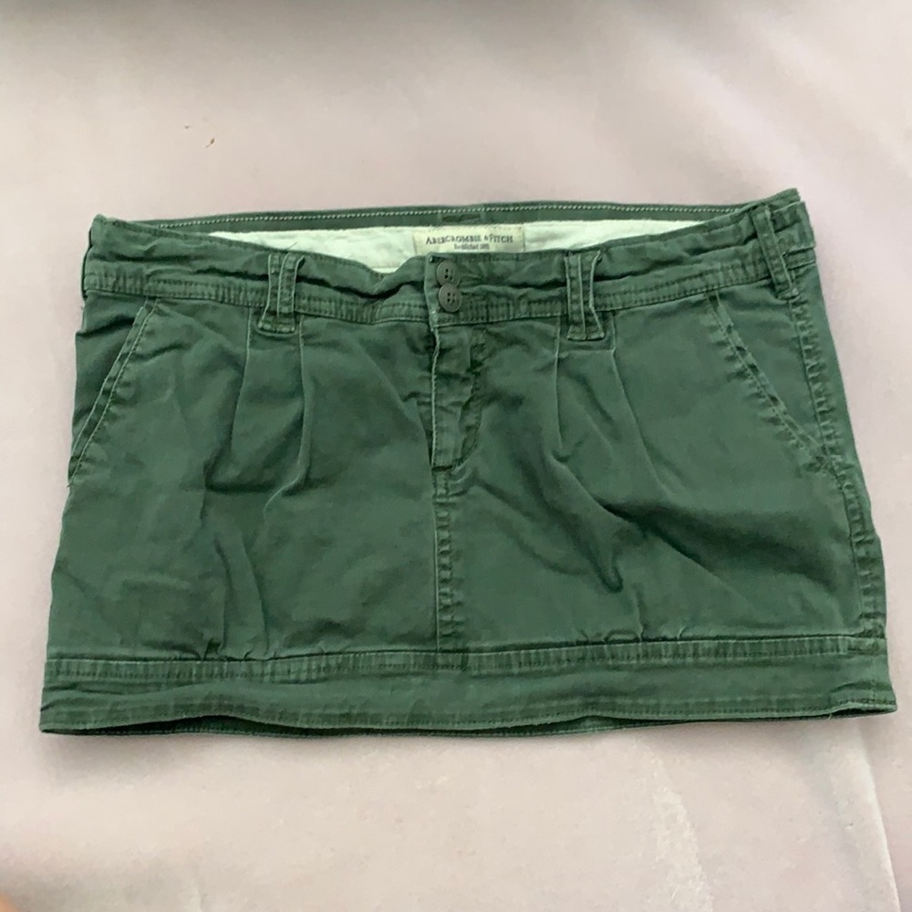 Abercrombie & Fitch dark green mini skirt
